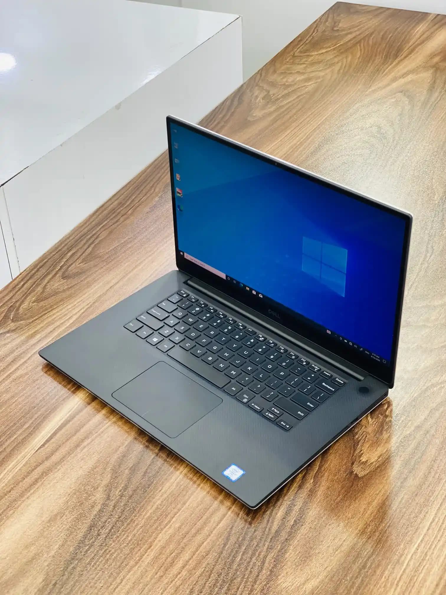 دل precision 5540 مشخصات i7-9850H | ram 16gb | صفحه fhd — تصویر ۱۰