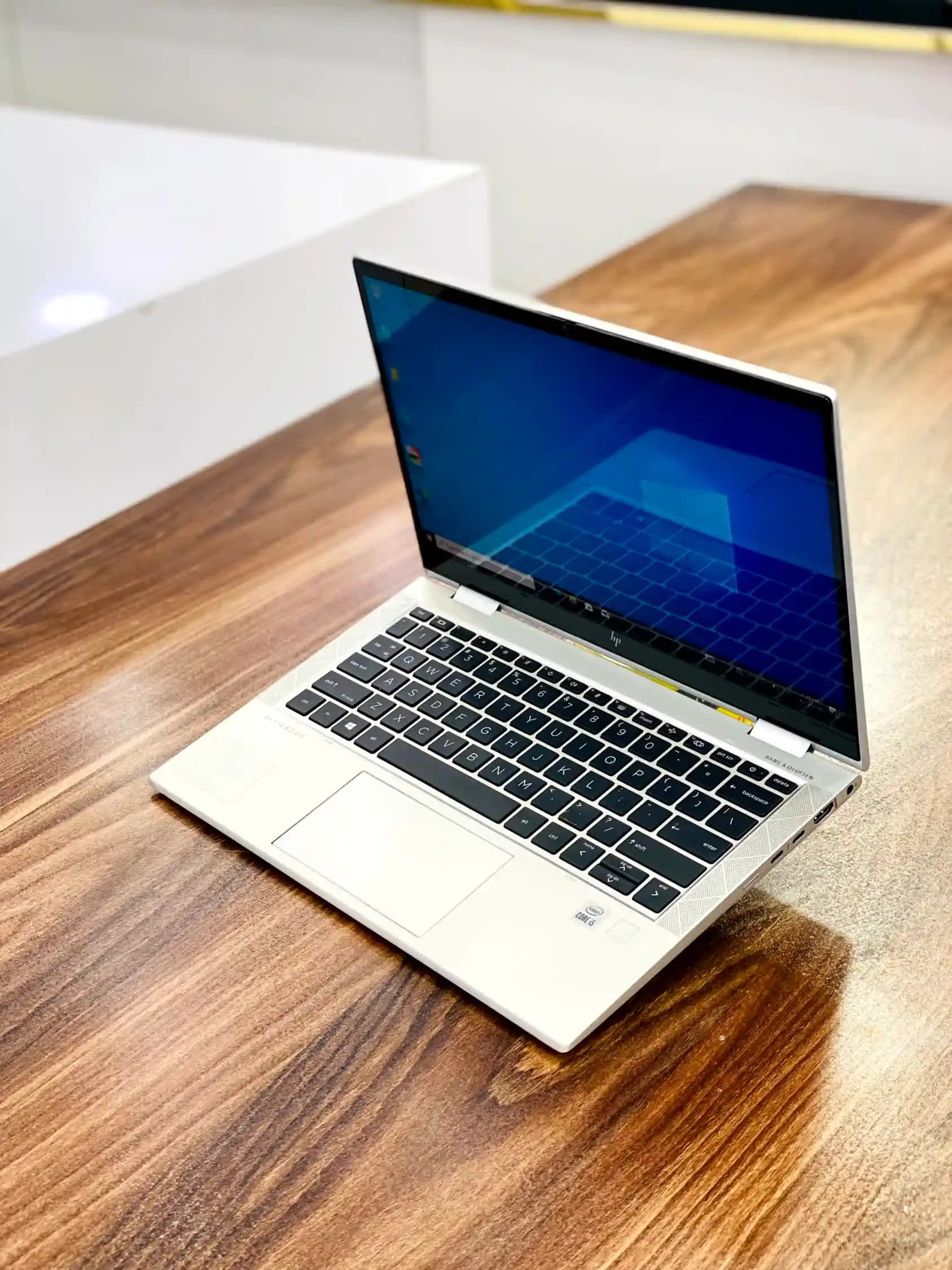 اچپی elitebook 830 g7 سی پی یو i5 | چرخش 360درجه — تصویر ۲