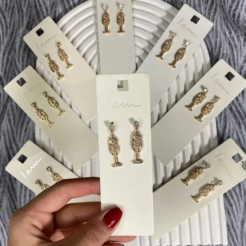 گوشواره زنانه میخی طرح جام — تصویر ۷