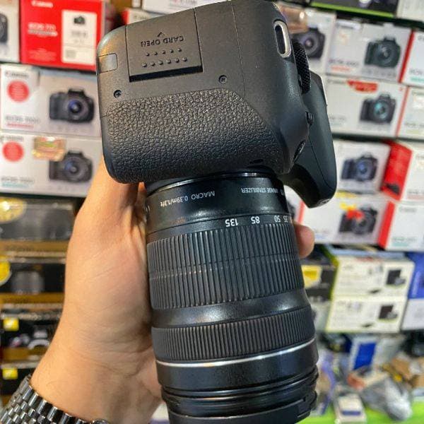 دوربین دست دوم عکاسی کانن Canon EOS 800D kit EF-S 18-135mm f/3.5-5.6 IS STM (11000 شات) — تصویر ۲