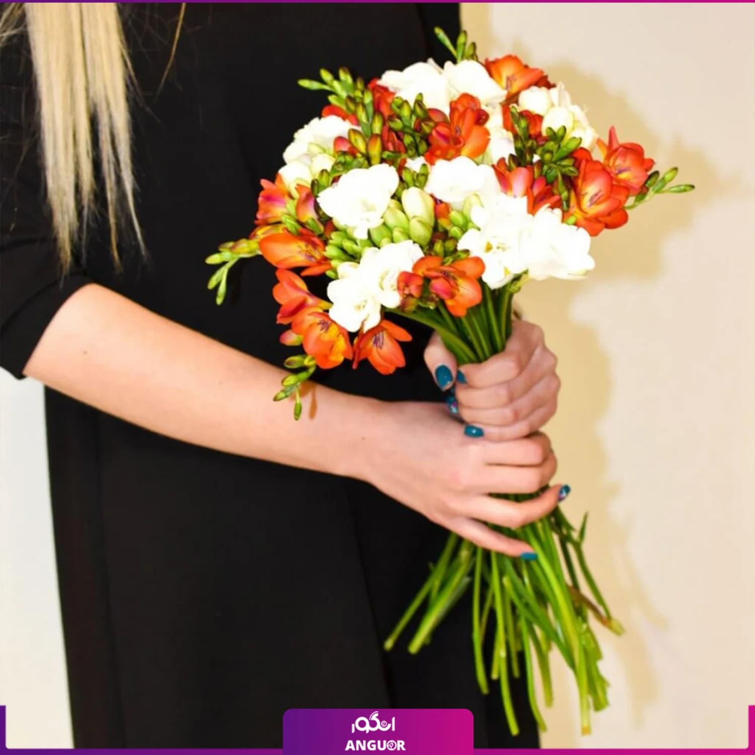 دسته گل فرزیا 30 شاخه ای (نارنجی – سفید)
