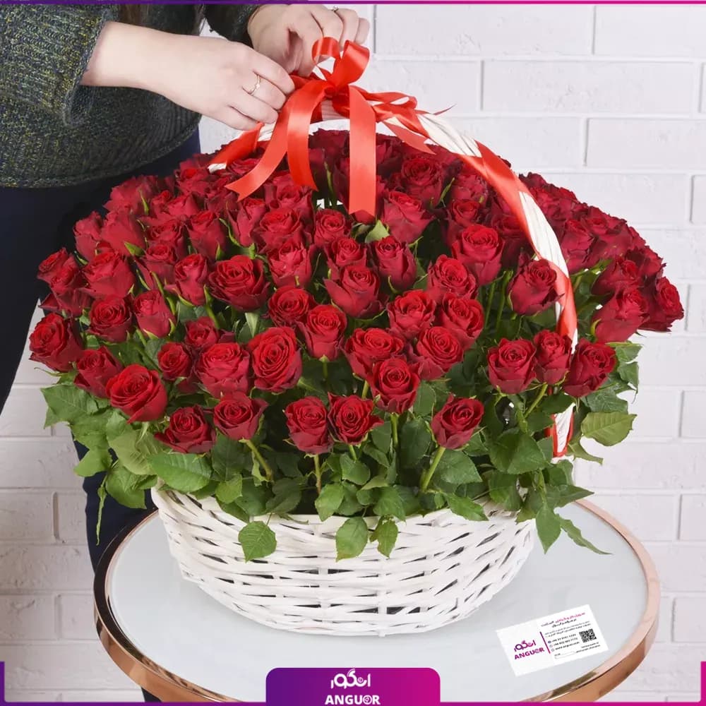سبد گل رز قرمز 101 شاخه