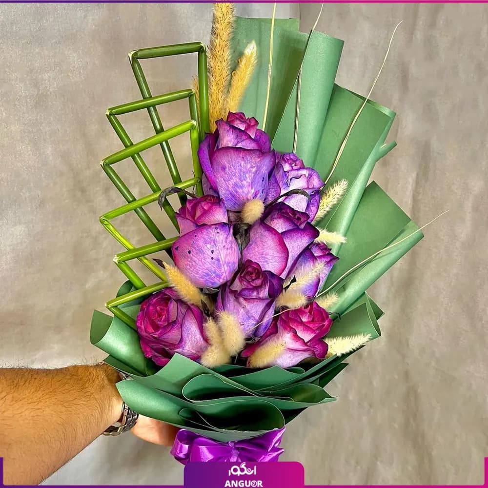 دسته گل رز بنفش 8 شاخه — تصویر ۲