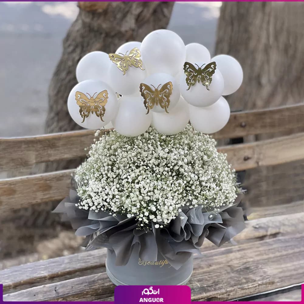 باکس گل ژیپسوفیلا سفید با بادکنک آرایی — تصویر ۲