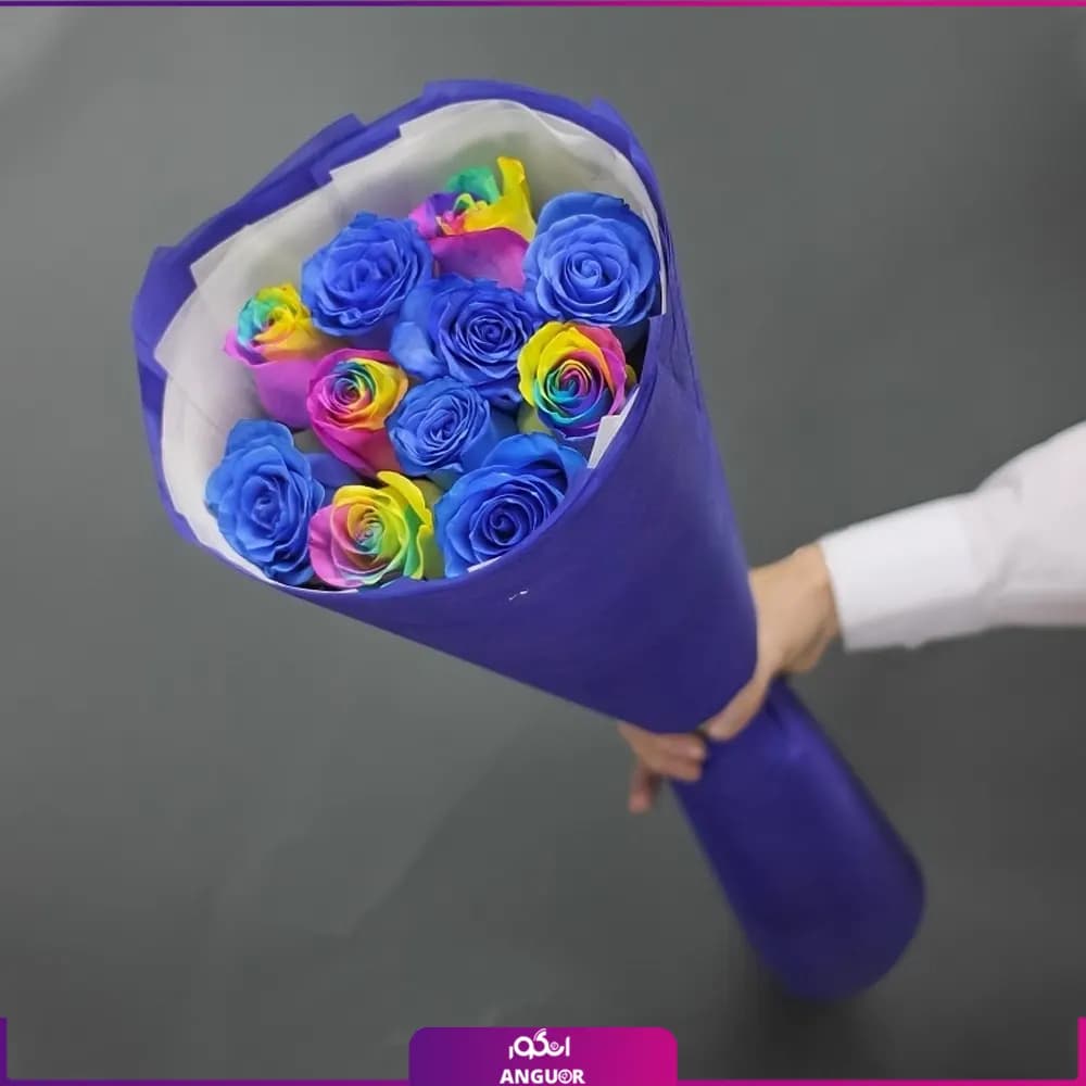 دسته گل رز رنگ هفت رنگ و آبی 12 شاخه — تصویر ۳