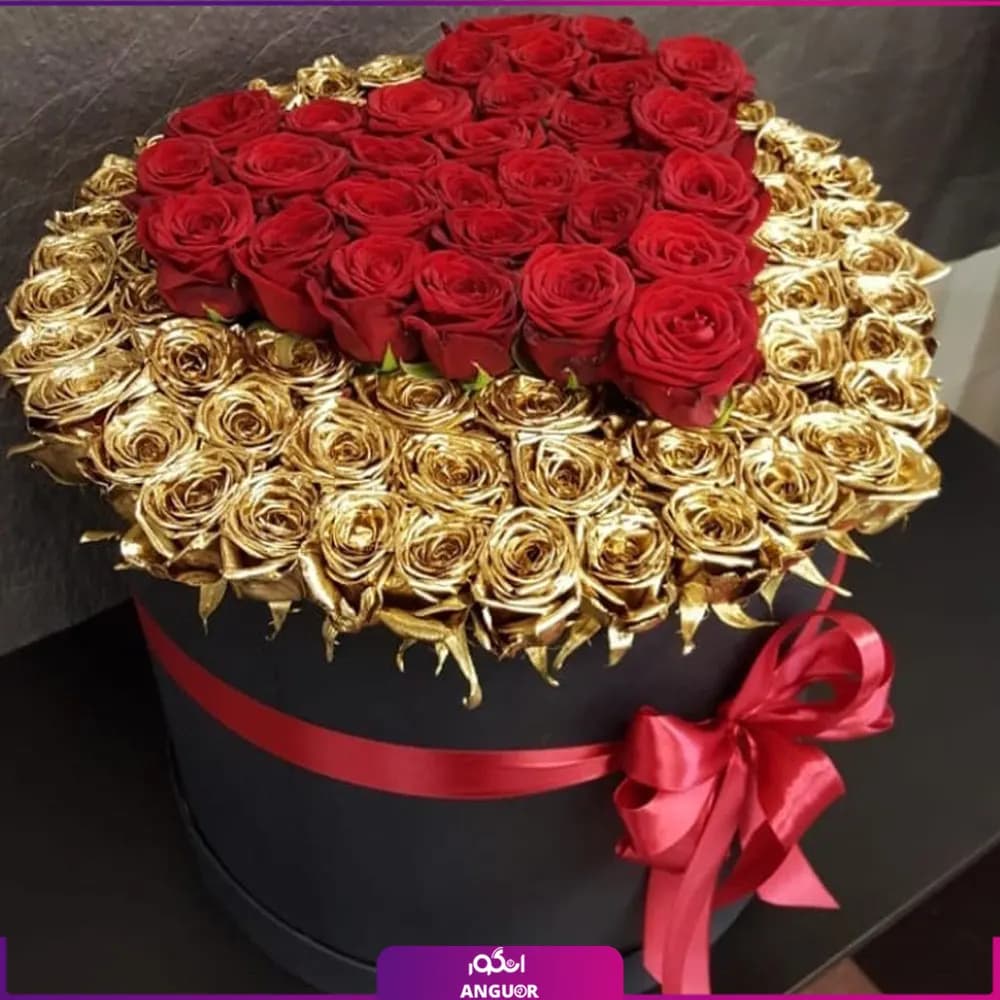 باکس گل رز طلایی با قلب قرمز