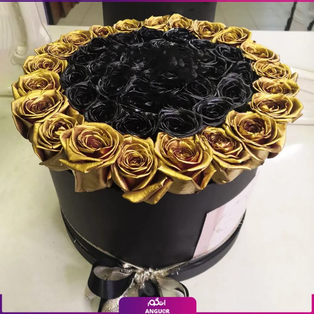باکس گل رز طلایی-مشکی 55 شاخه