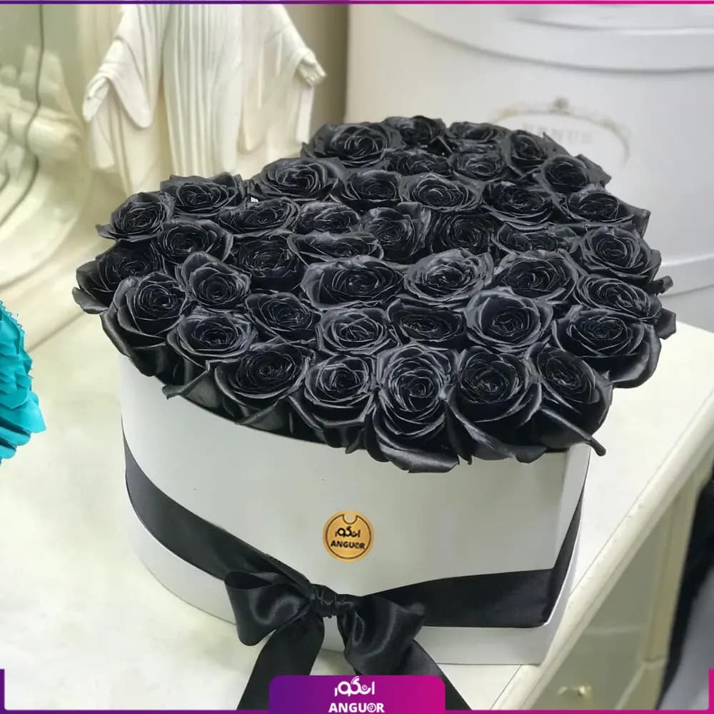 باکس گل رز مشکی به شکل قلب