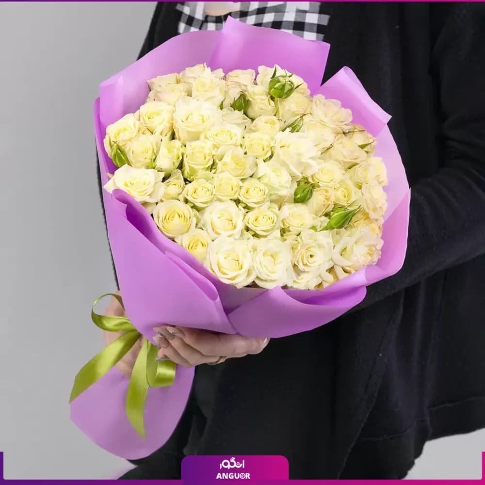 دسته گل رز مینیاتوری و رز سفید