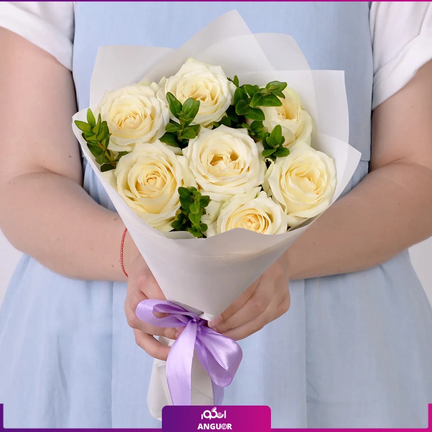 دسته گل رز سفید 7 شاخه — تصویر ۳