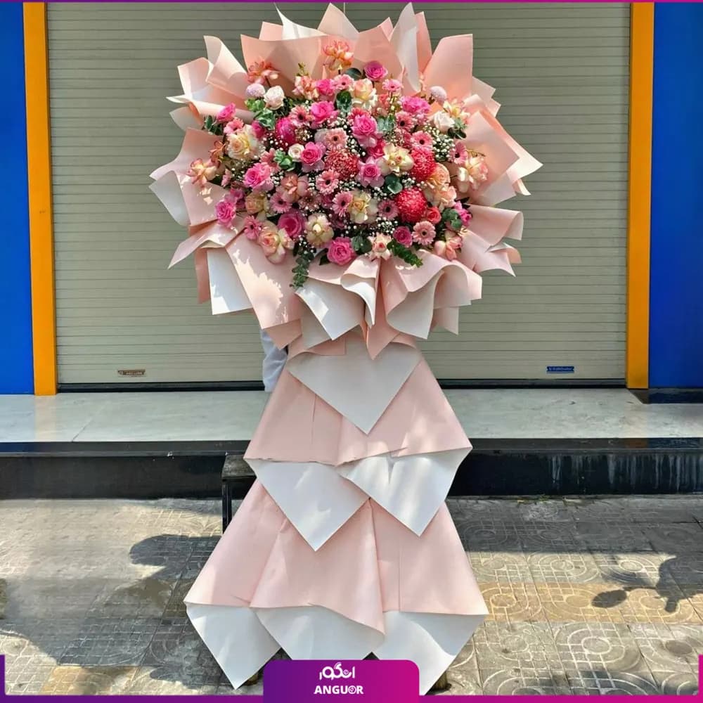 دسته گل قدی پایه‌دار طرح خاص