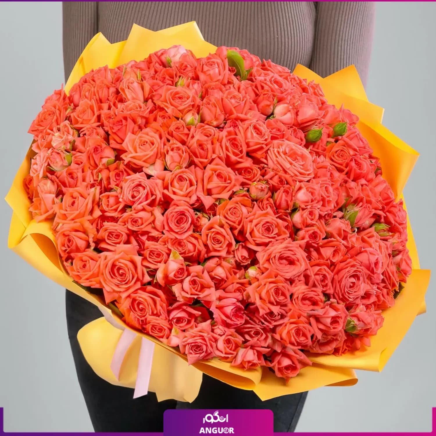 دسته گل بزرگ رز نارنجی لارا – ۱۳۷ شاخه