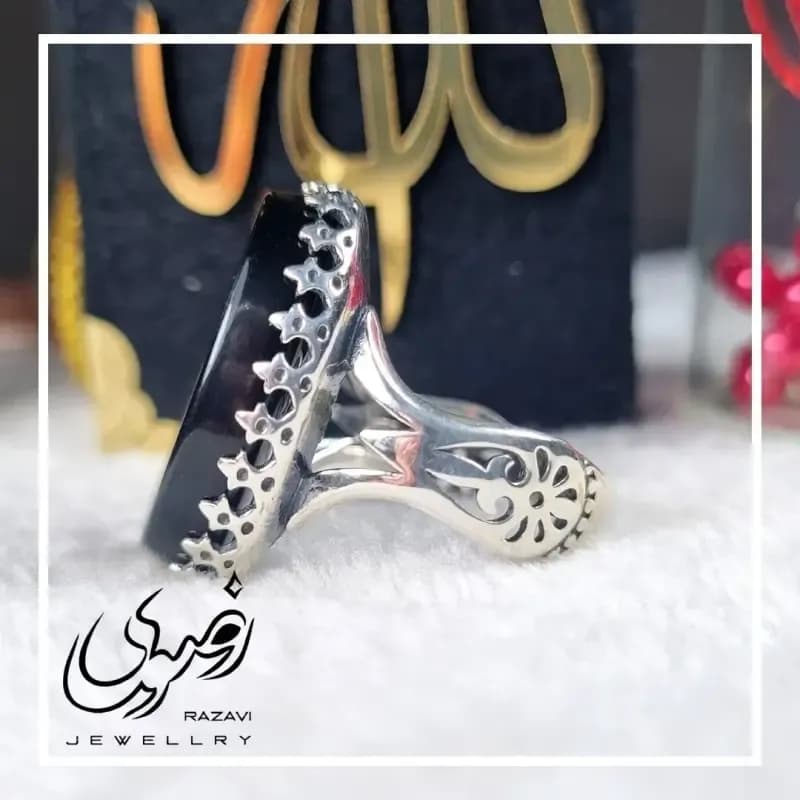انگشتر مردانه آلیاژ نقره روس عقیق مشکی حکاکی حسبی الله — تصویر ۲