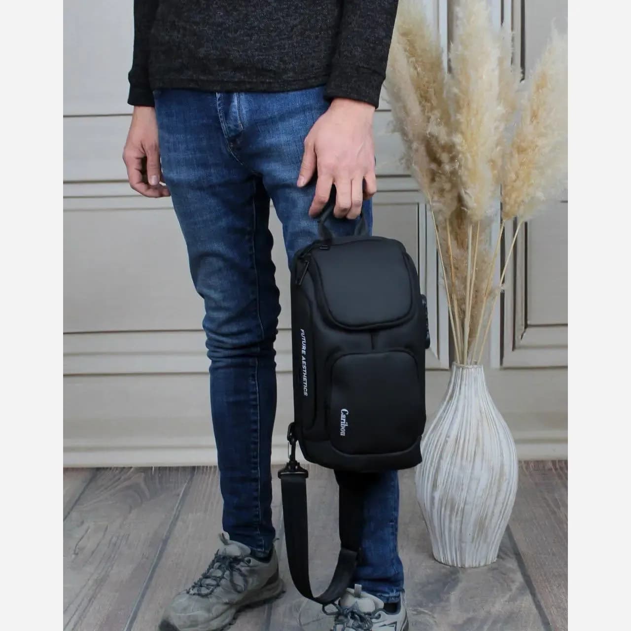 کیف مردانه پارچه ای اسپرت و روزمره قهوه ای تیره جیب دار بند بلند — تصویر ۲