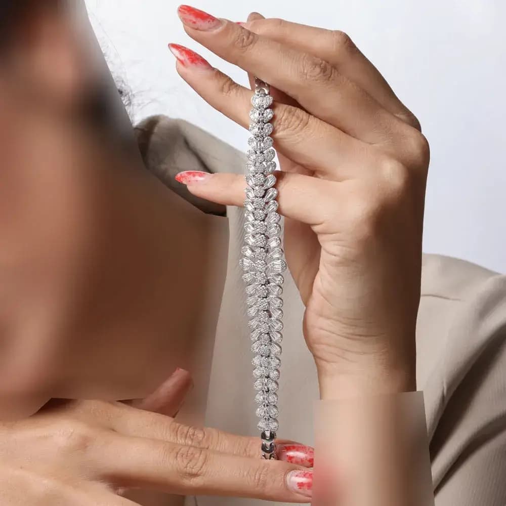 دستبند نقره زنانه جی تی ای طرح جی نایس کد sv-144 — تصویر ۴