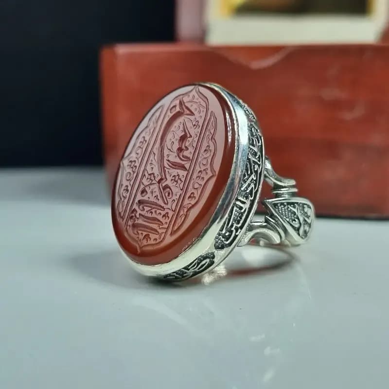 انگشتر نقره مردانه عقیق سرخ با حکاکی یا اباعبدالله ع عیار 925 — تصویر ۴