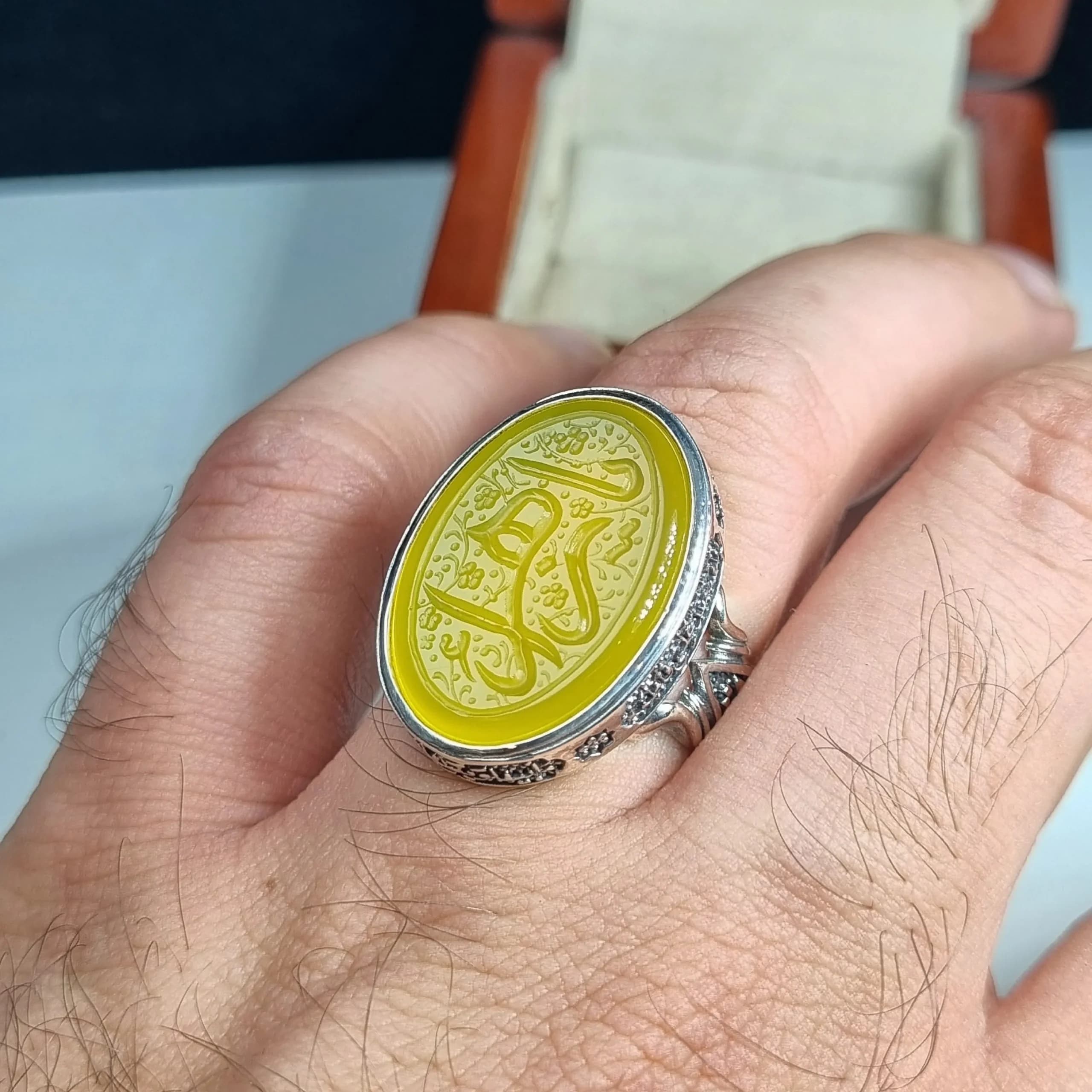 انگشتر نقره مردانه عقیق زرد دستساز با حکاکی یا زهرا عیار 925 — تصویر ۸