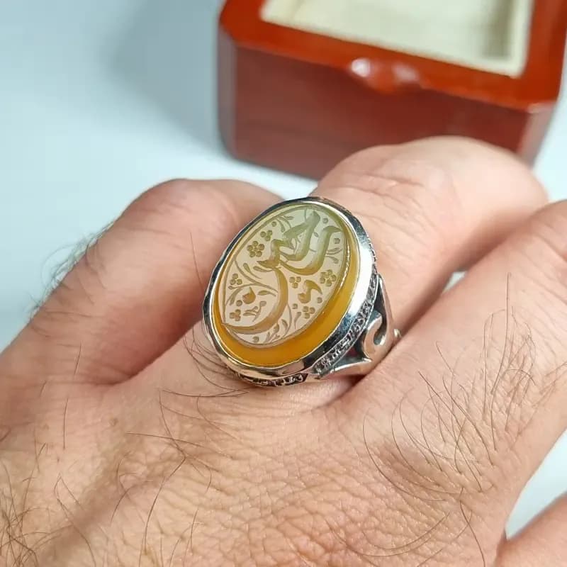 انگشتر نقره مردانه عقیق زرد با حکاکی دست استاد فتح عیار 925 — تصویر ۶