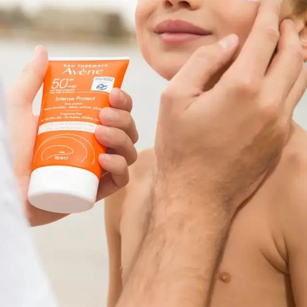 فلوئید ضدآفتاب پوست حساس اون مدل Avene Intense Protect SPF50 — تصویر ۳