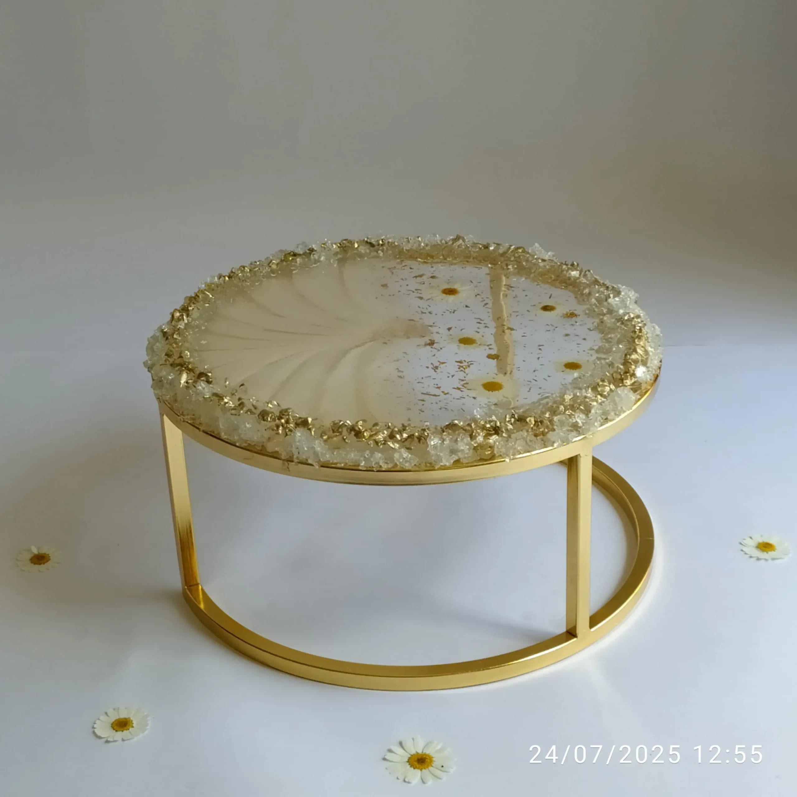 استند کیک رزینی گل بابونه — تصویر ۹