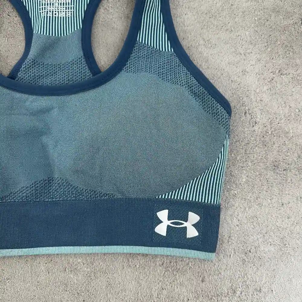 نیم تنه ورزشی UNDER ARMOUR حرفه ای سایز M — تصویر ۲