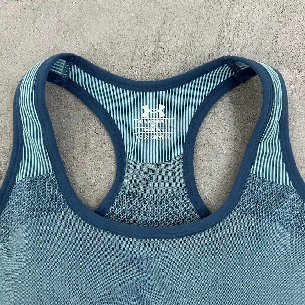 نیم تنه ورزشی UNDER ARMOUR حرفه ای سایز M — تصویر ۳