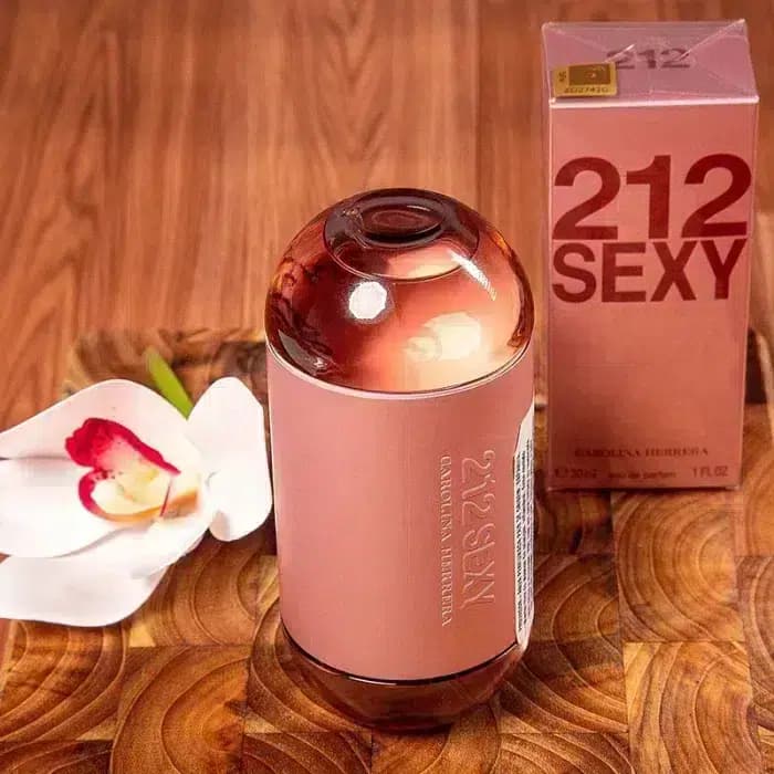 عطر ۲۱۲ زنانه سک سی | Carolina Herrera 212 s–y — تصویر ۸