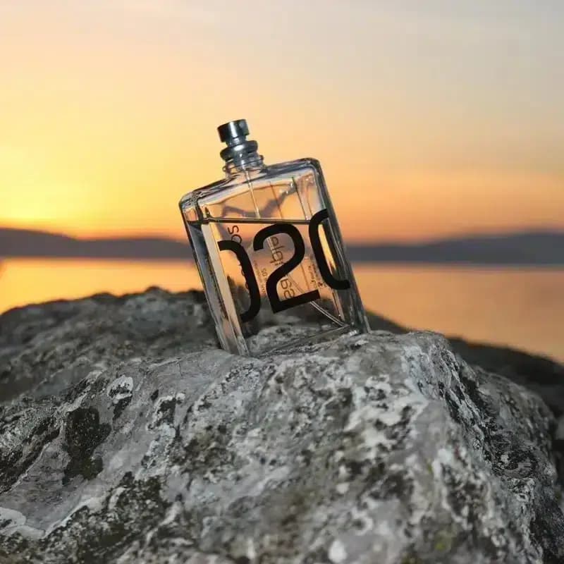 عطر مولکول 02 اسنتریک | Escentric Molecules Molecule 02 — تصویر ۲