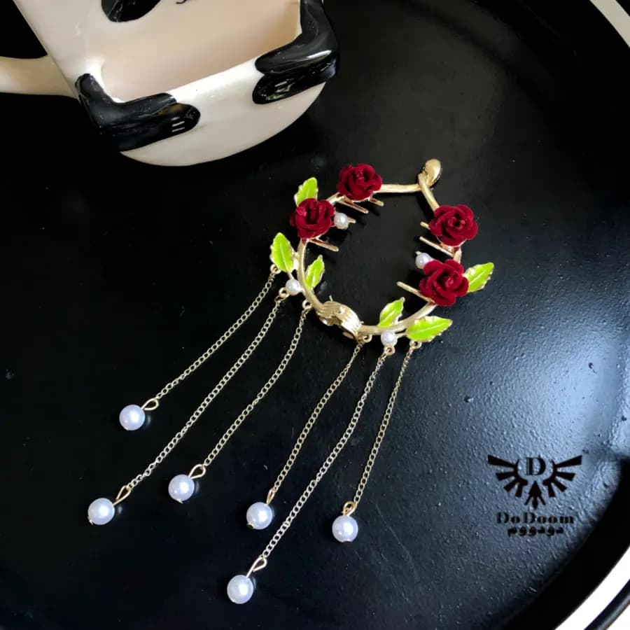 گیره گوجی‌ای گل قرمز اویزدار G216
