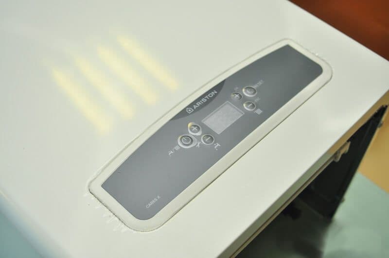 پکیج گرمایشی آریستون مدل ARISTON CARES XC 24 — تصویر ۹