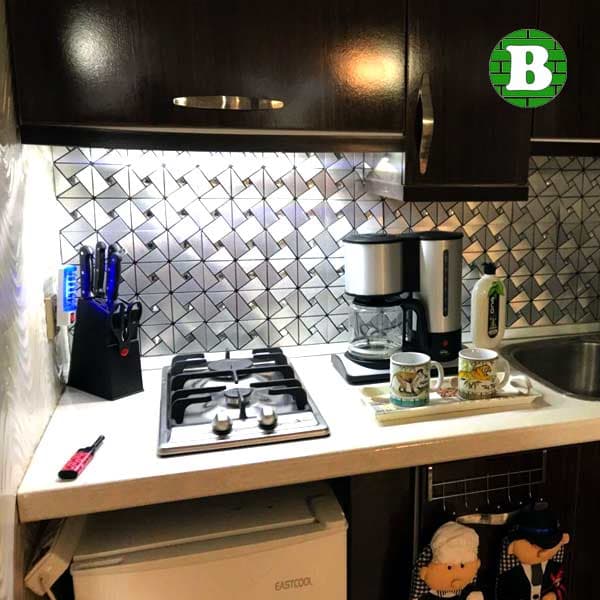 بین کابینتی مثلثی نگین دار نقره ای وارداتی — تصویر ۳