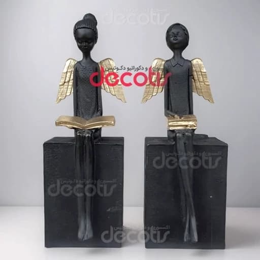 نگهدارنده کتاب دختر و پسر فرشته کتابخوان