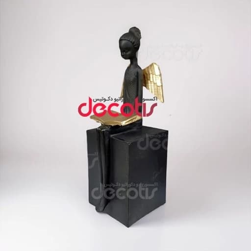 مجسمه دختر کتابخوان