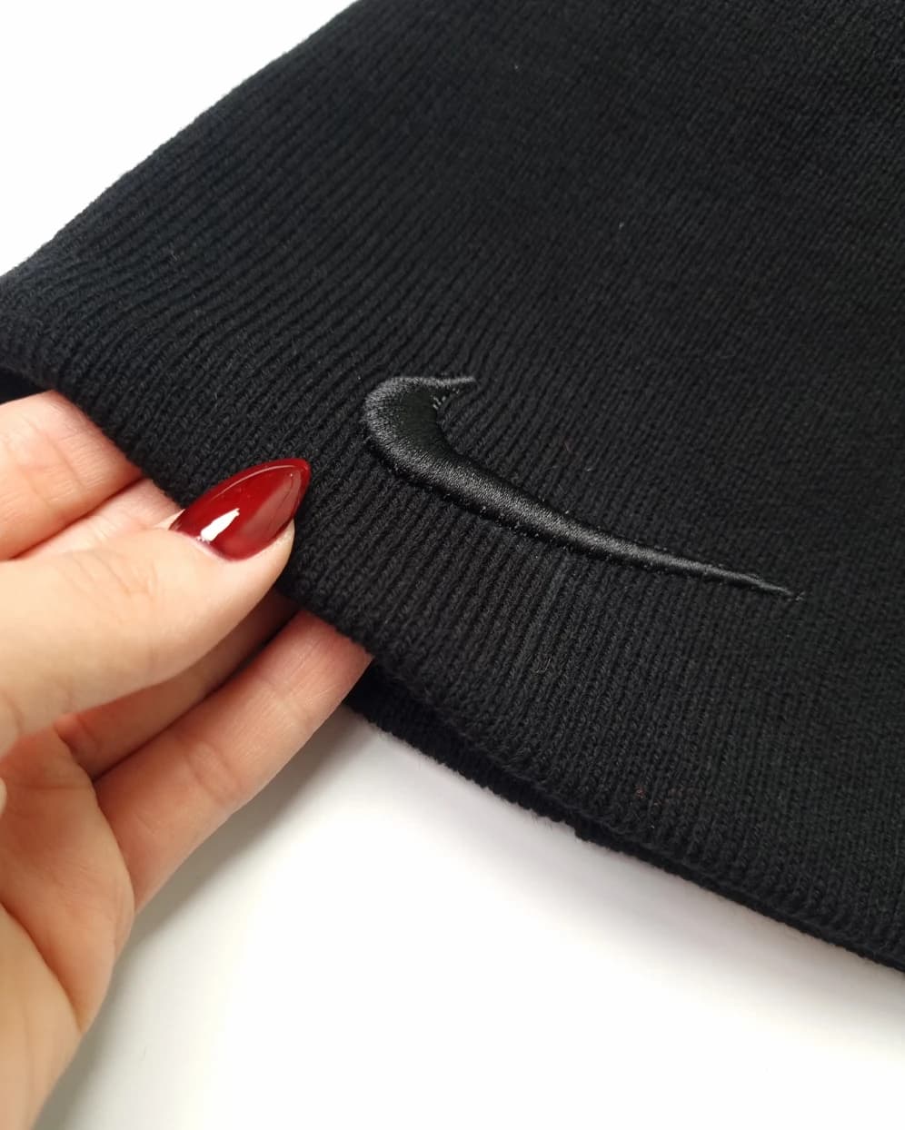 کلاه بافت مردانه دولایه سیلکا مدل Nike گلدوزی — تصویر ۳