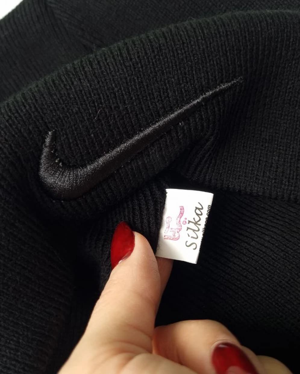 کلاه بافت مردانه دولایه سیلکا مدل Nike گلدوزی — تصویر ۲