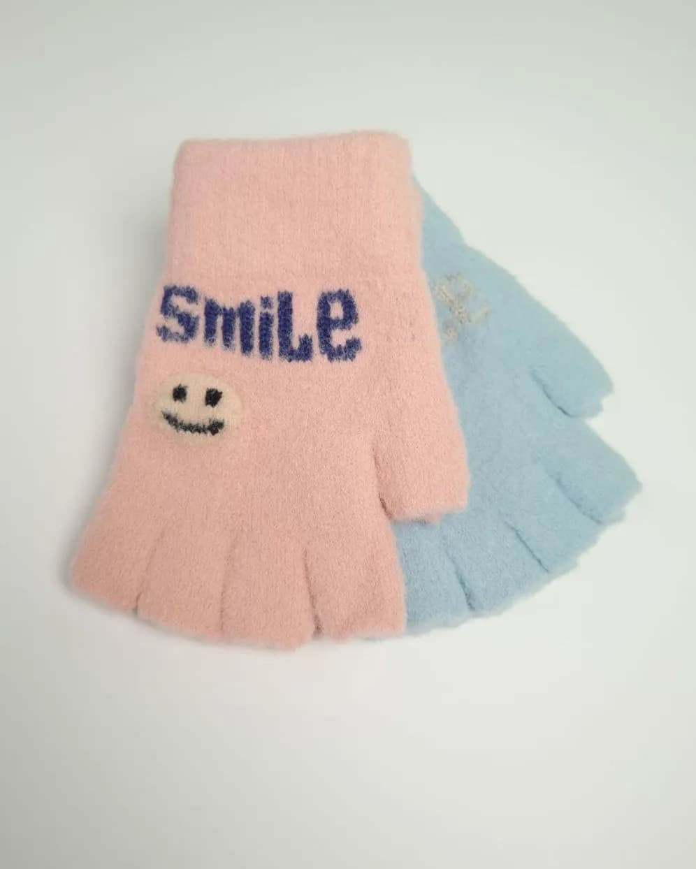 دستکش بچه‌گانه نیم انگشت بافت موهر فانتزی مدل smile