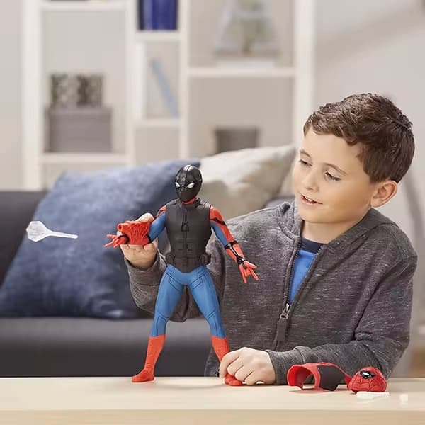 اکشن فیگور مرد عنکبوتی مدل دور از خانه Hasbro — تصویر ۹