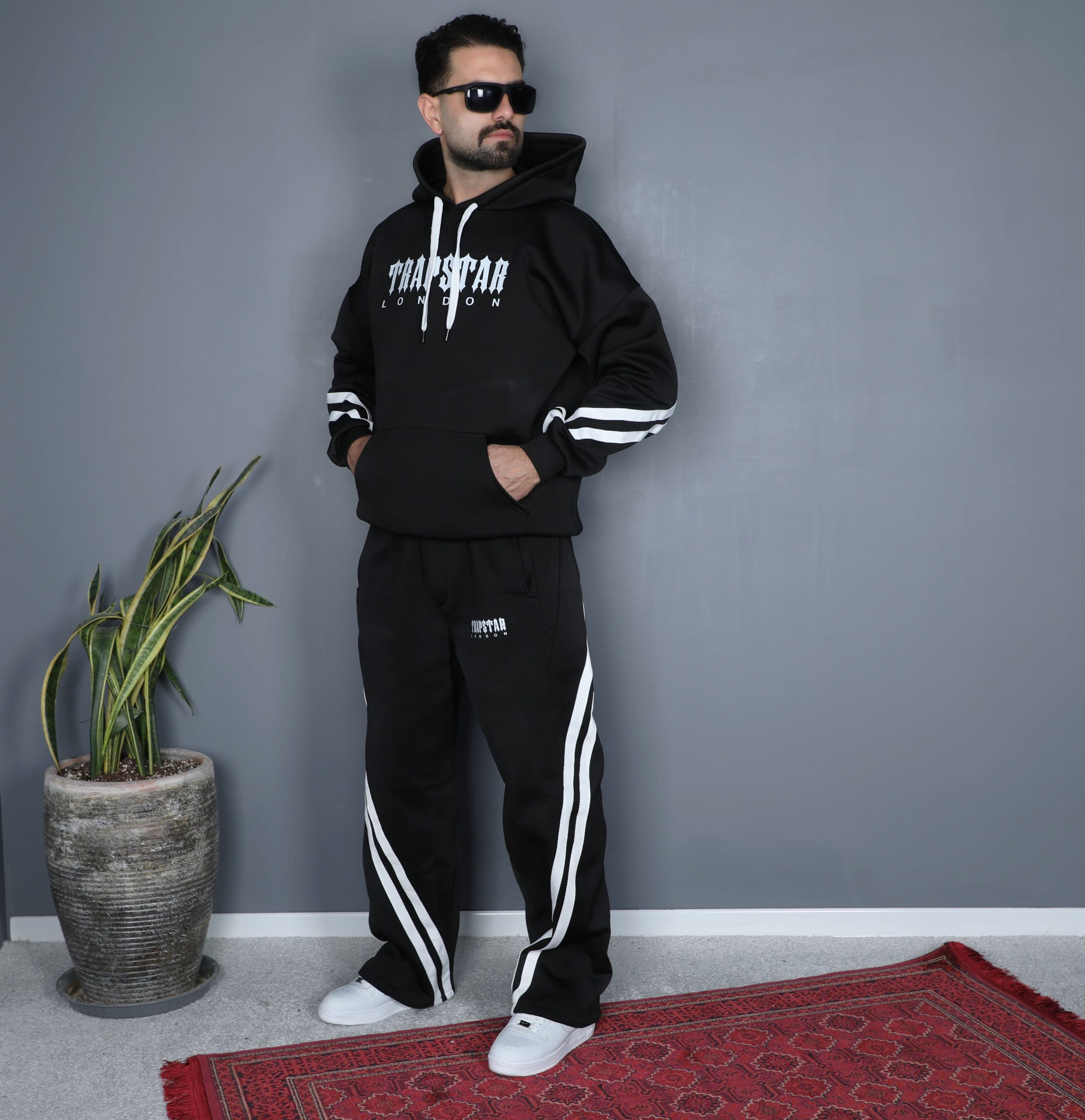 ست هودی و شلوار ترپ استار مشکی — تصویر ۱۲