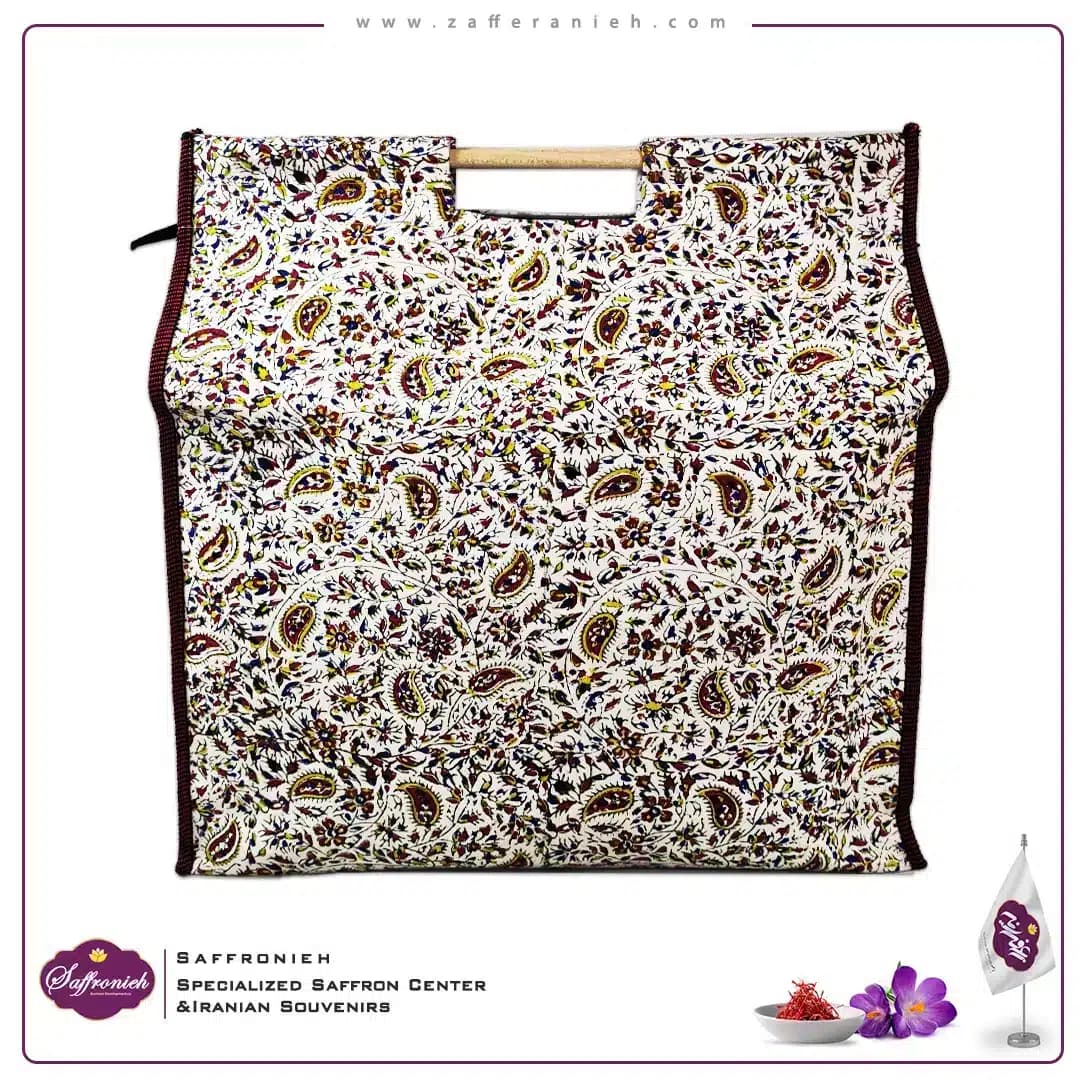 کیف هدیه قلمکار با دسته چوبی سایز 60*50 سانتیمتر — تصویر ۴