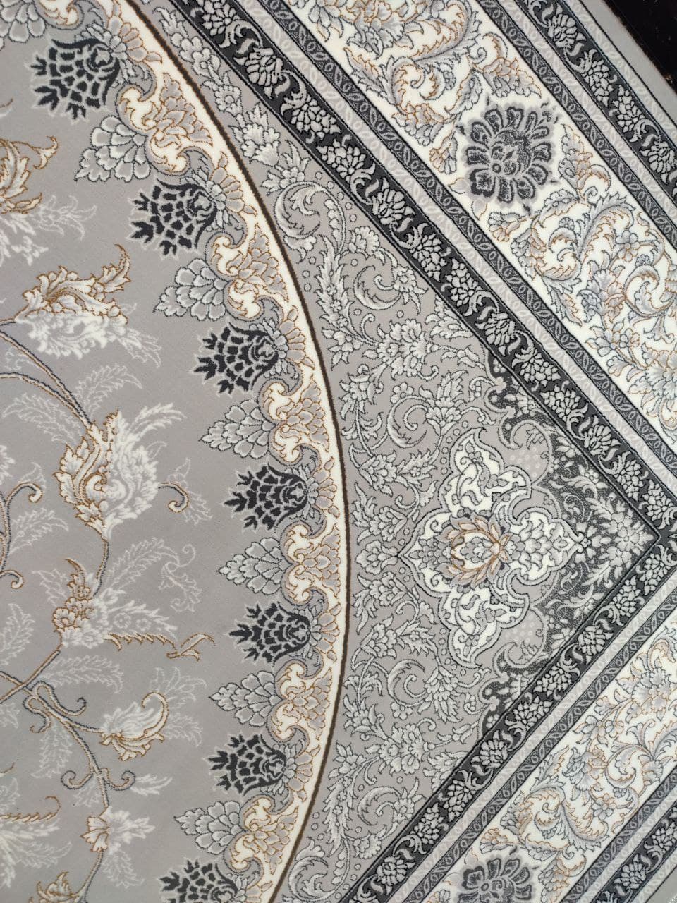فرش عروس 700 شانه تراکم 2550 نقشه ترنج رنگ فیلی تمام اکریلیک — تصویر ۴