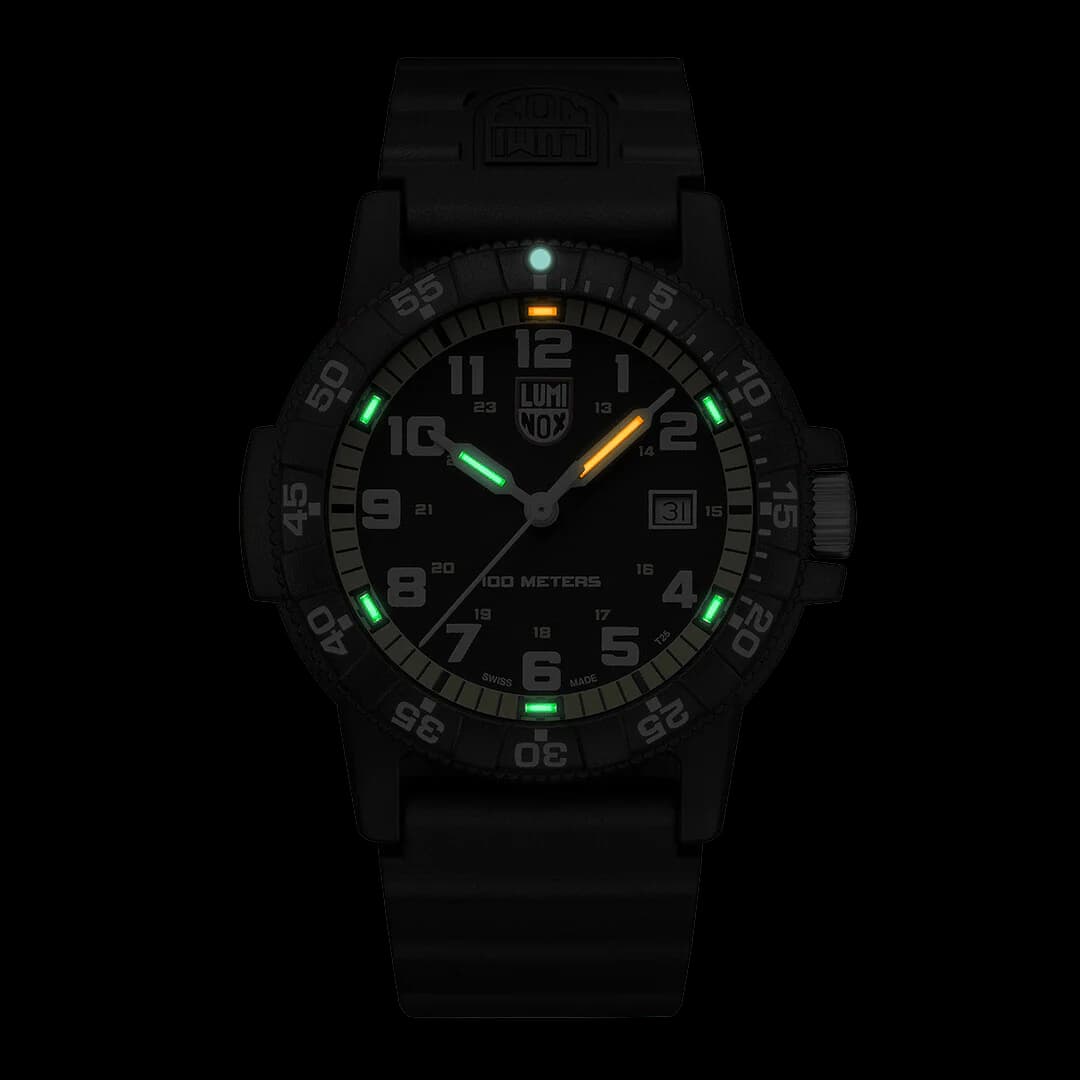 ساعت مچی لومینوکس مردانه مدل LUMINOX XS.0325 — تصویر ۶