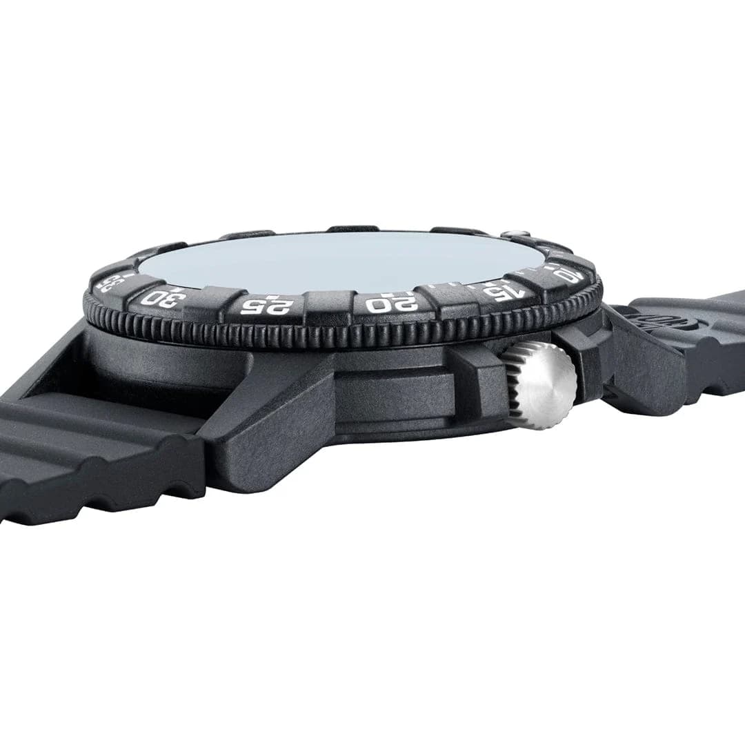 ساعت مچی لومینوکس مردانه مدل LUMINOX XS.0335 — تصویر ۴