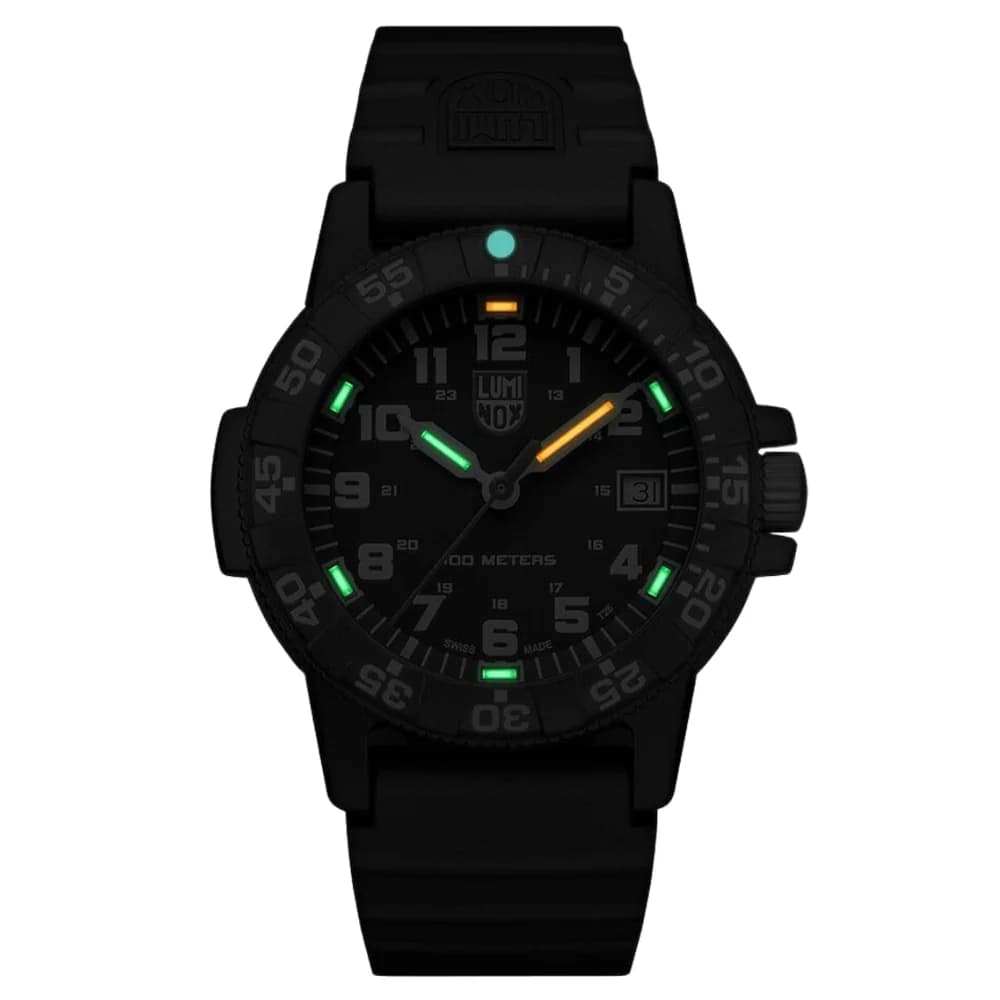 ساعت مچی لومینوکس مردانه مدل LUMINOX XS.0301.L — تصویر ۴