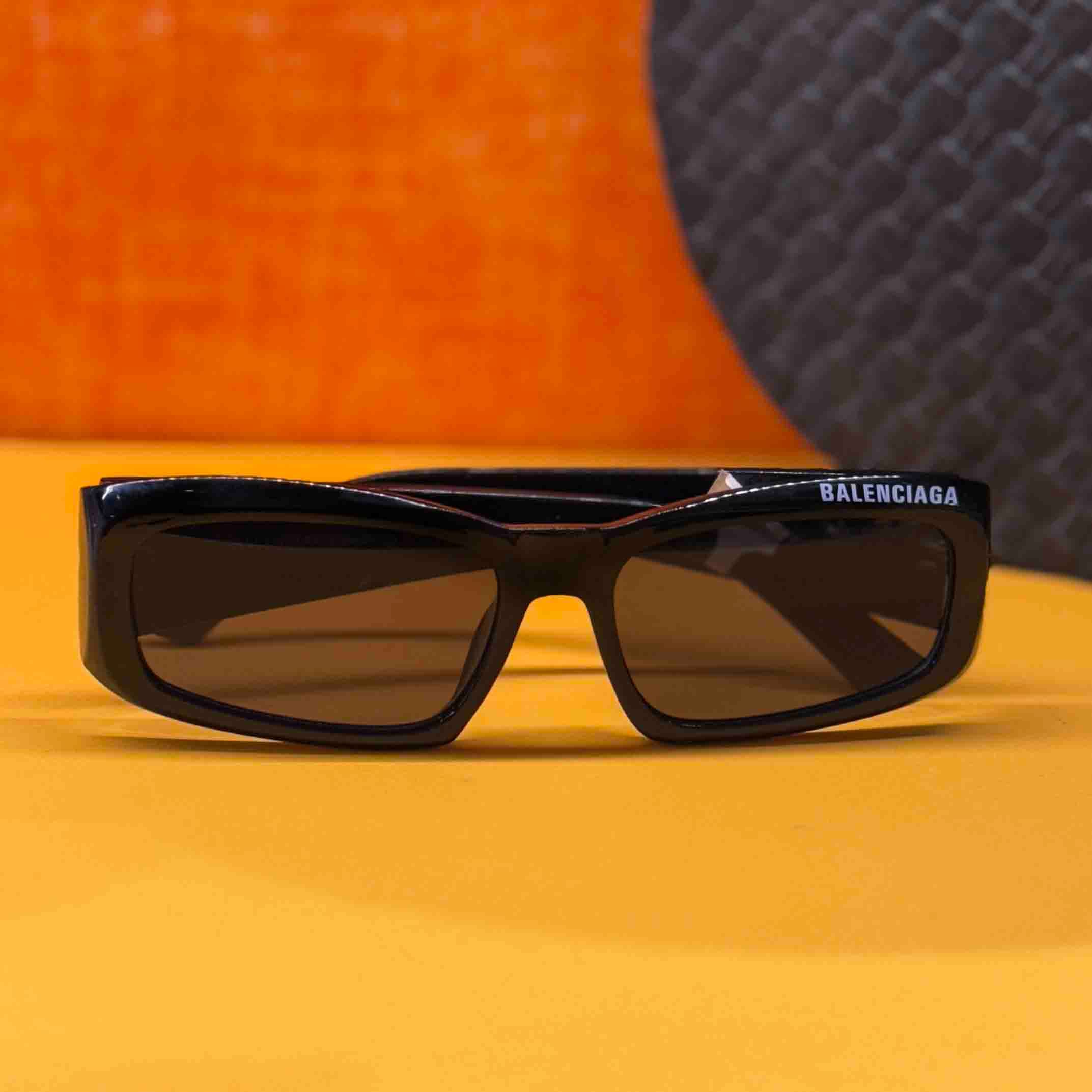 عینک آفتابی اسپرت balenciaga کد (3010) — تصویر ۴