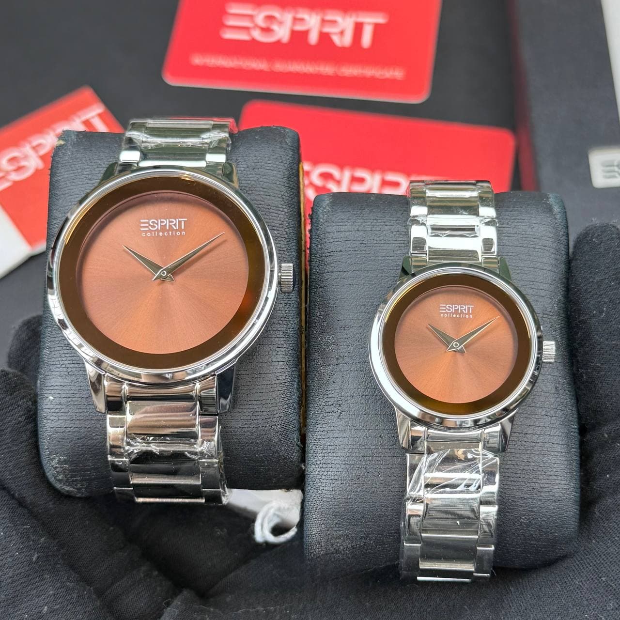 ست ساعت زنانه و مردانه مارک اسپریت صفحه گرد بند استیل در رنگ بندی متنوع و شیک کد 2117574 — تصویر ۵