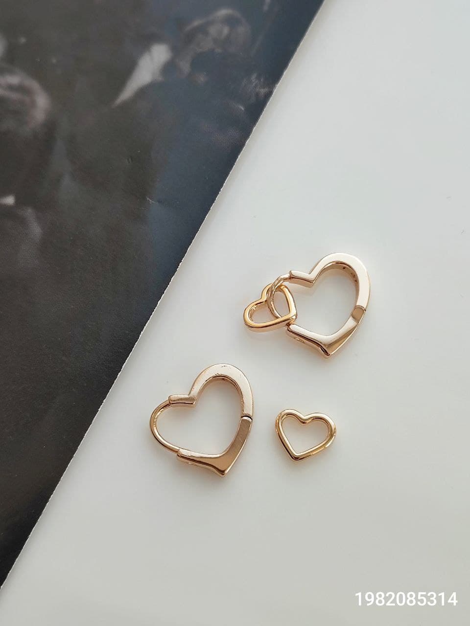 گوشواره حلقه ای مارک ژوپینگ طرح قلب همراه با آویز کیفیت عالی رنگ ثابت کد 1616560 — تصویر ۲