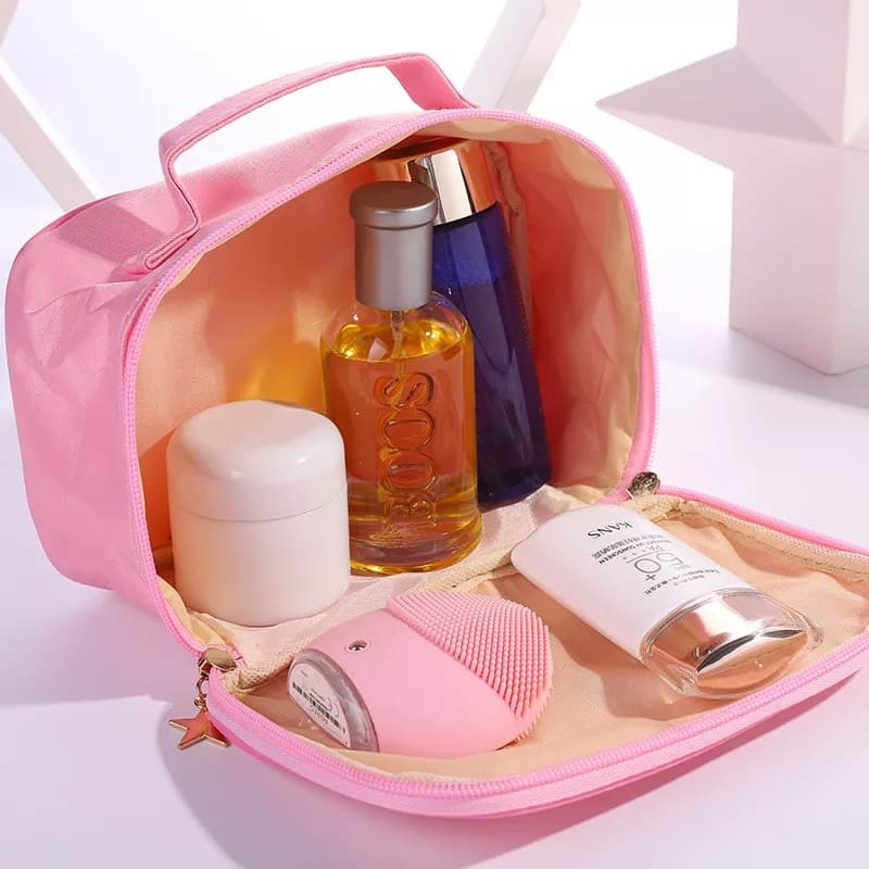 کیف آرایشی و بهداشتی طرح پینک پولک دوزی اصل وارداتی PINK — تصویر ۶