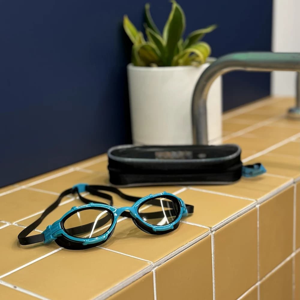 عینک شنای آبهای آزاد مدویو مدل TRIATHLON Photochromic — تصویر ۱۱