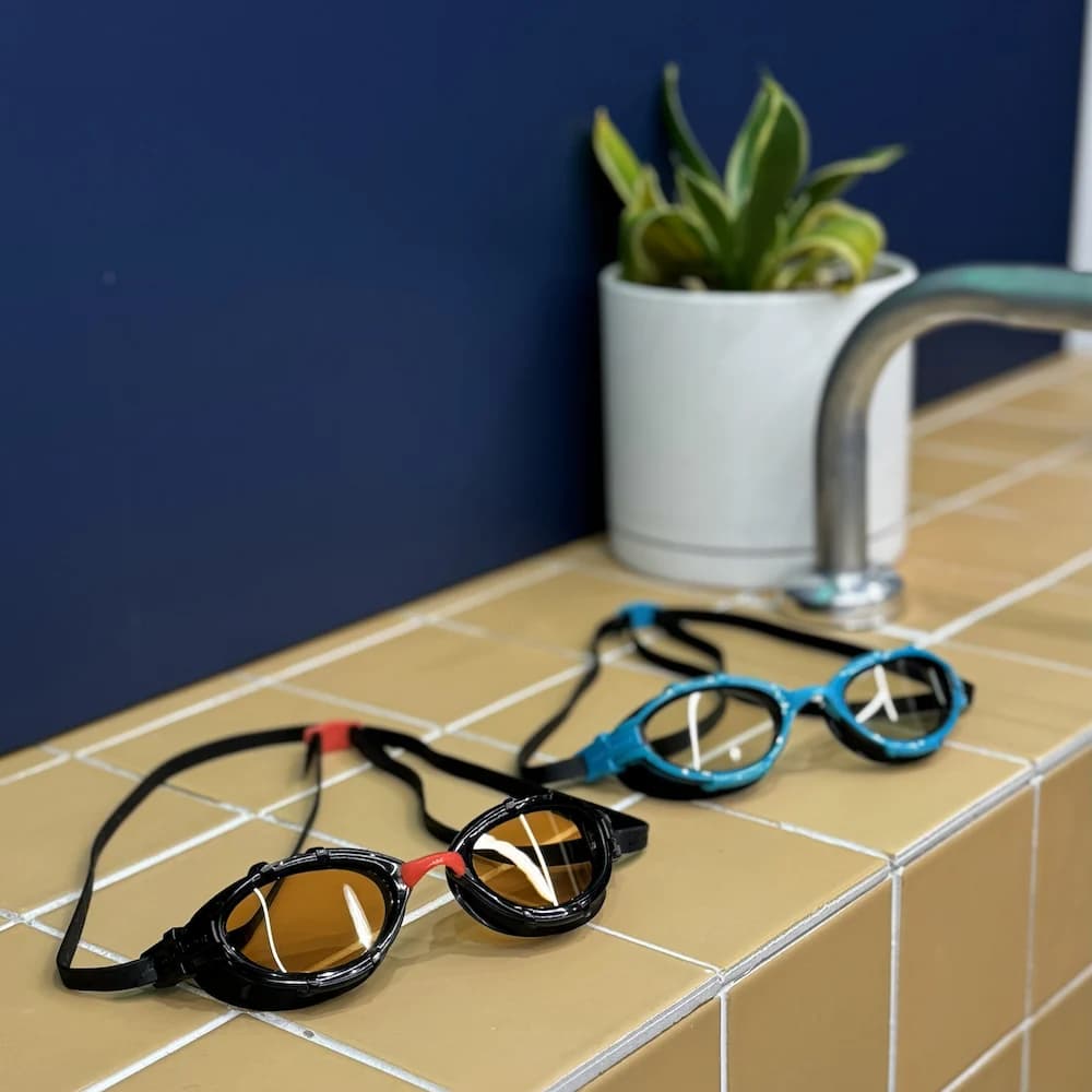 عینک شنای آبهای آزاد مدویو مدل TRIATHLON Photochromic — تصویر ۴