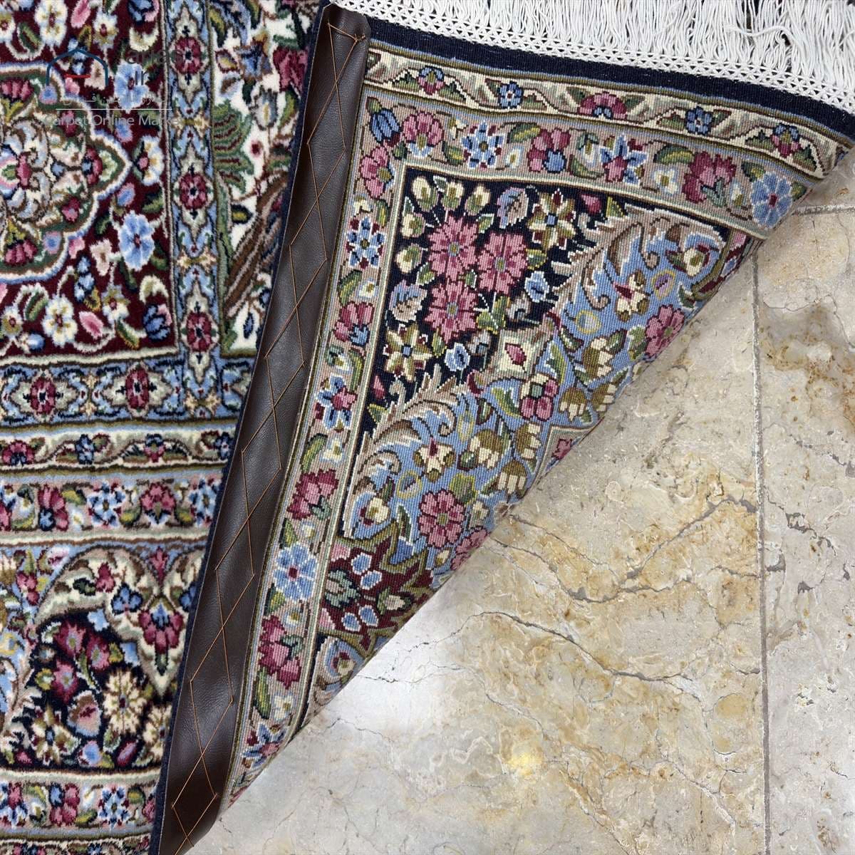 فرش دستباف سه و نیم نقشه قابی زمینه سرمه ای بافت کرمان کد D09161 — تصویر ۸